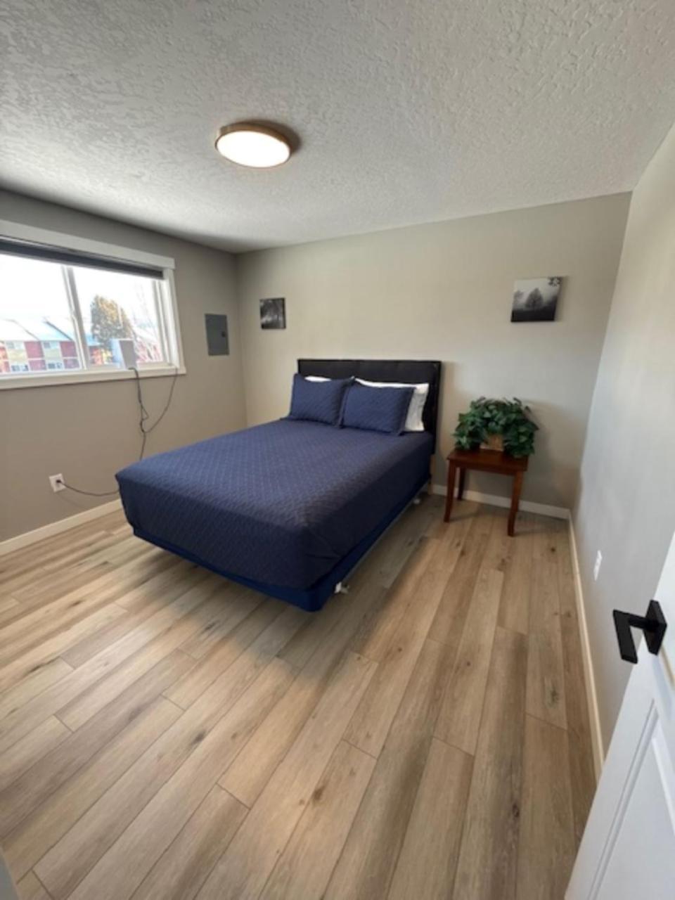 Valley Escape In Quiet Area Neighborhood Spokane Valley Room photo